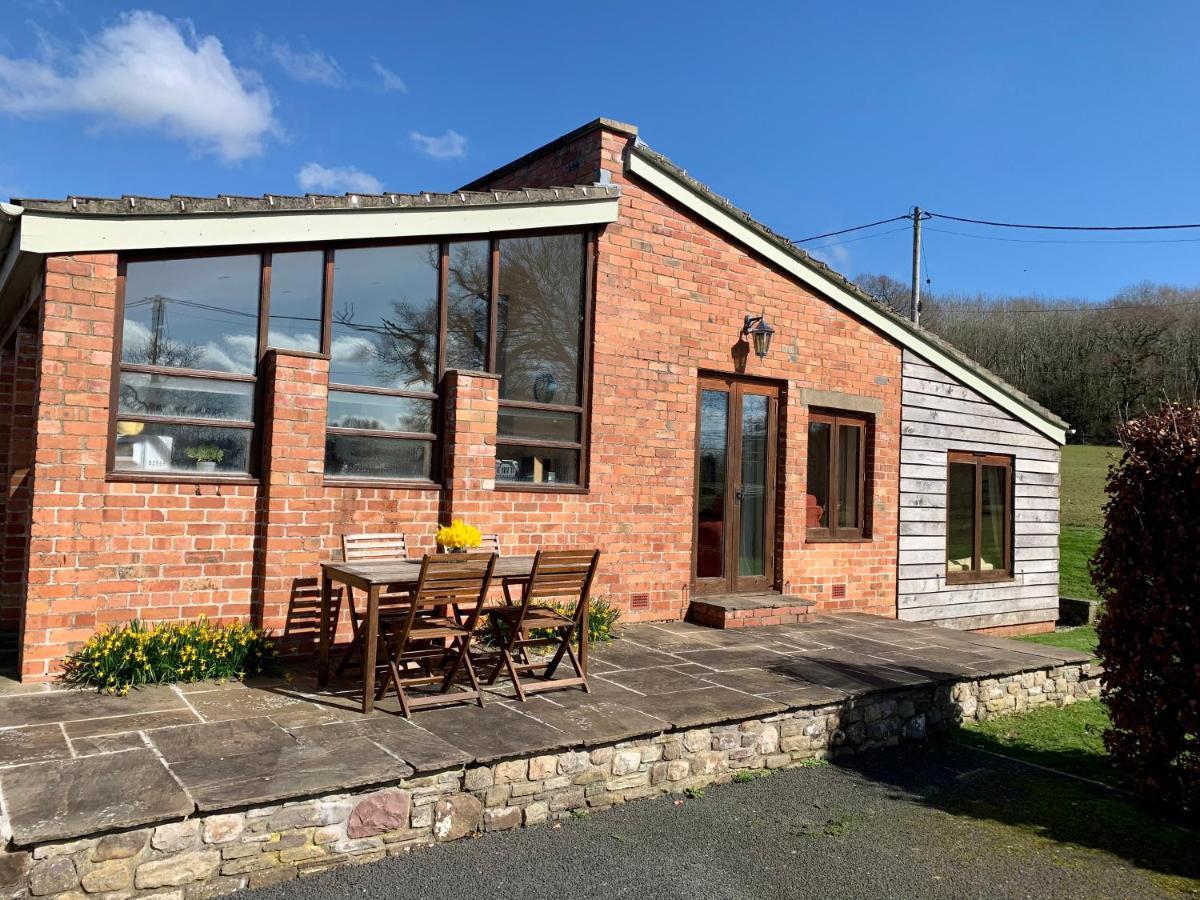 The Old Bull Pen Villa Abergavenny Exterior photo